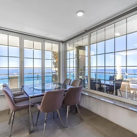 Oceanfront, Swimming Pool, Jacuzzi Villa *