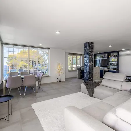 Villa Oceanfront, Swimming Pool, Jacuzzi Lloret de Mar